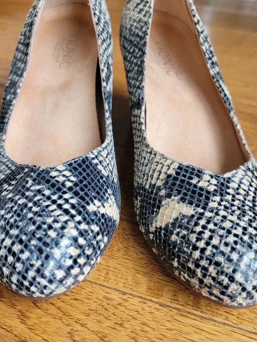 Vionic Orthoheel Antonia Wedge Heels Women's 7 Leather Neutral Snake Embossed